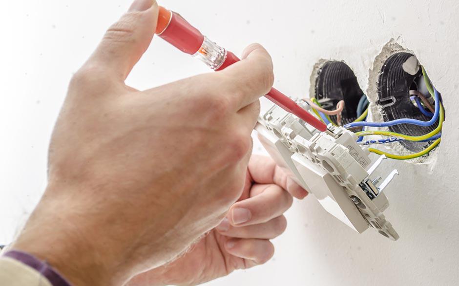 recherche électricien Élancourt